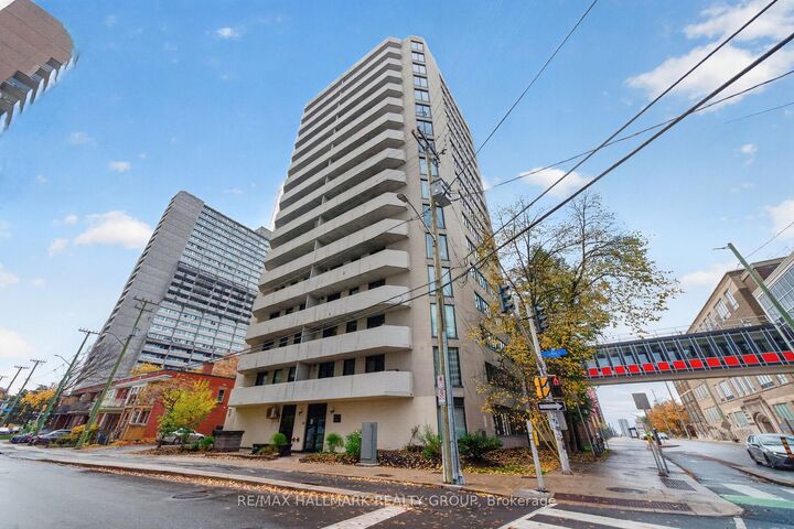 Property Photo:  200 Bay Street 1203  ON K1R 7W8 