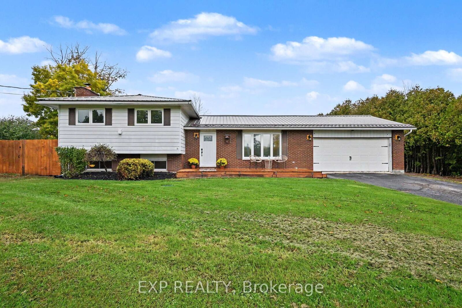 Property Photo:  7142 Roger Stevens Drive  ON K7A 4S6 