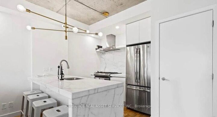 Property Photo:  75 Portland Street 526  ON M5V 2M9 