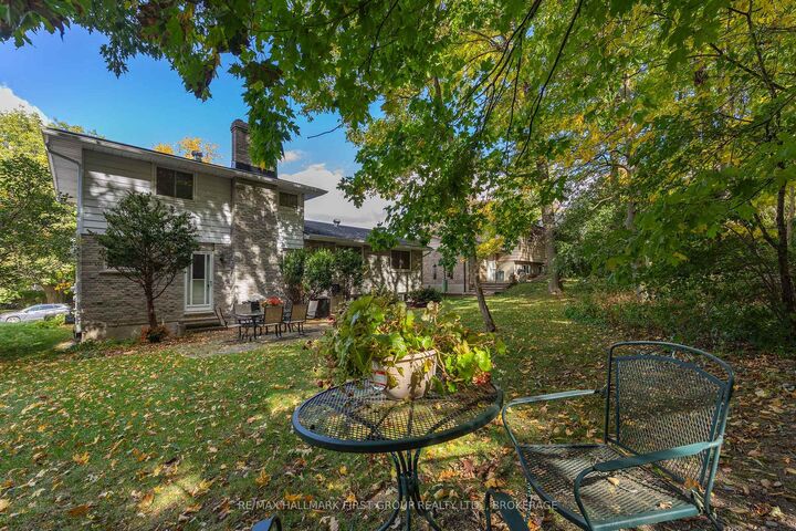 Property Photo:  884 Safari Drive  ON K7M 6X5 