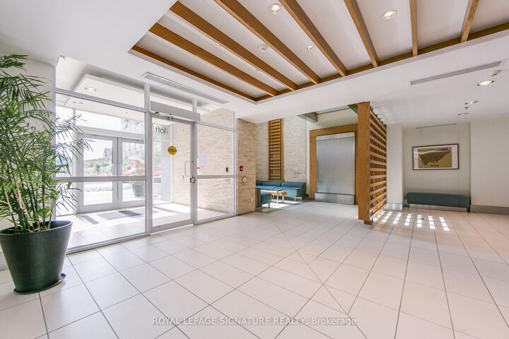 Property Photo:  165 Legion Road N 3028  ON M8Y 0B3 