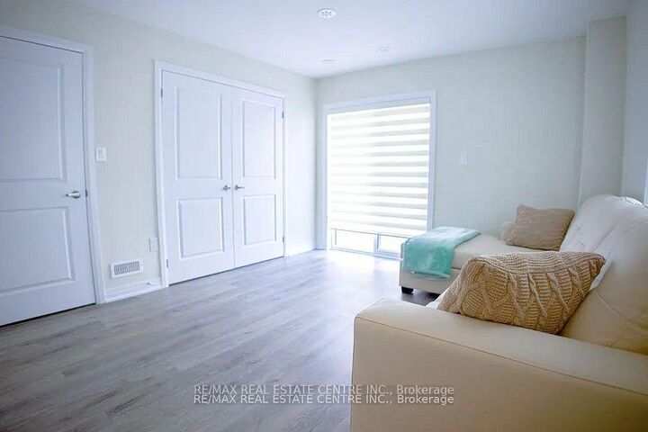 Property Photo:  185 Bedrock Drive 66  ON L8J 0M5 