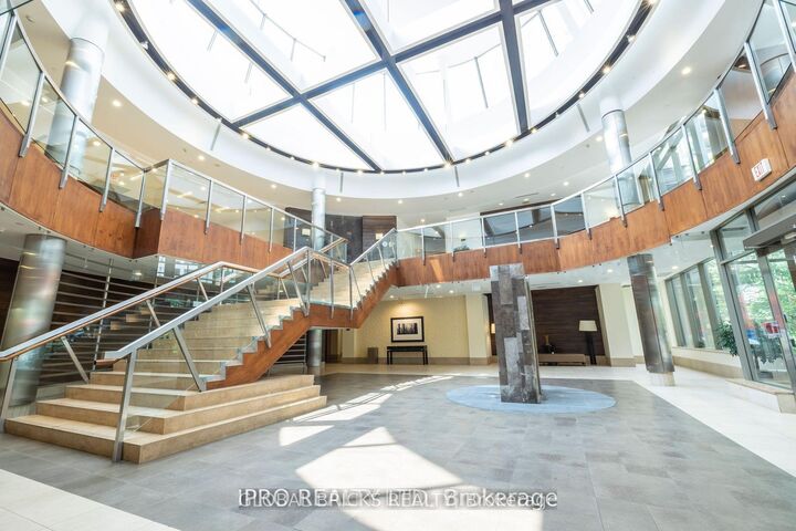 Property Photo:  3880 Duke Of York Boulevard 2310  ON L5B 4M7 