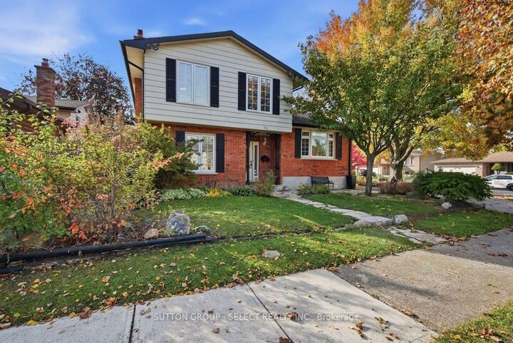 Property Photo:  25 Finch Crescent  ON N6E 2E4 