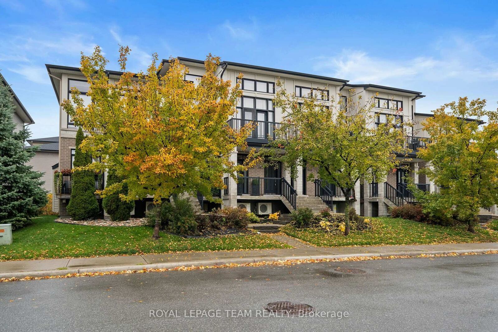 Property Photo:  165 Poplin Street  ON K4M 0G7 