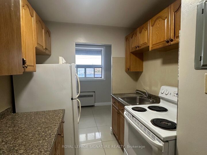 Property Photo:  1267 Weston Road 2  ON M6M 4R2 