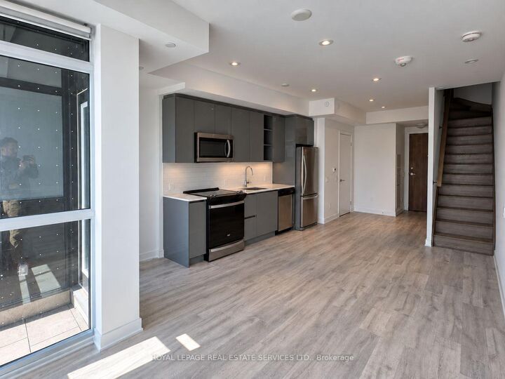 Property Photo: 251 Manitoba Street 124 ON M8Y 0C7