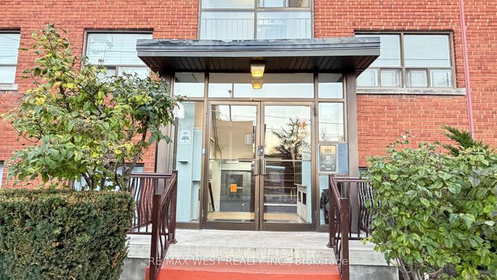 Property Photo:  1243 Broadview Avenue 306  ON M4K 2T3 