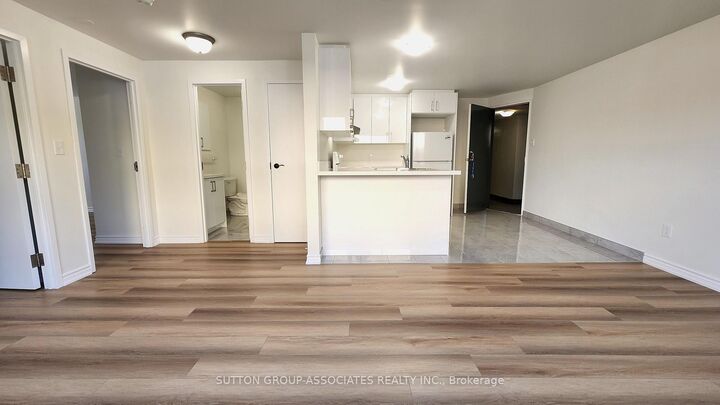 Property Photo:  2356 Islington Avenue 105  ON M9W 3X3 
