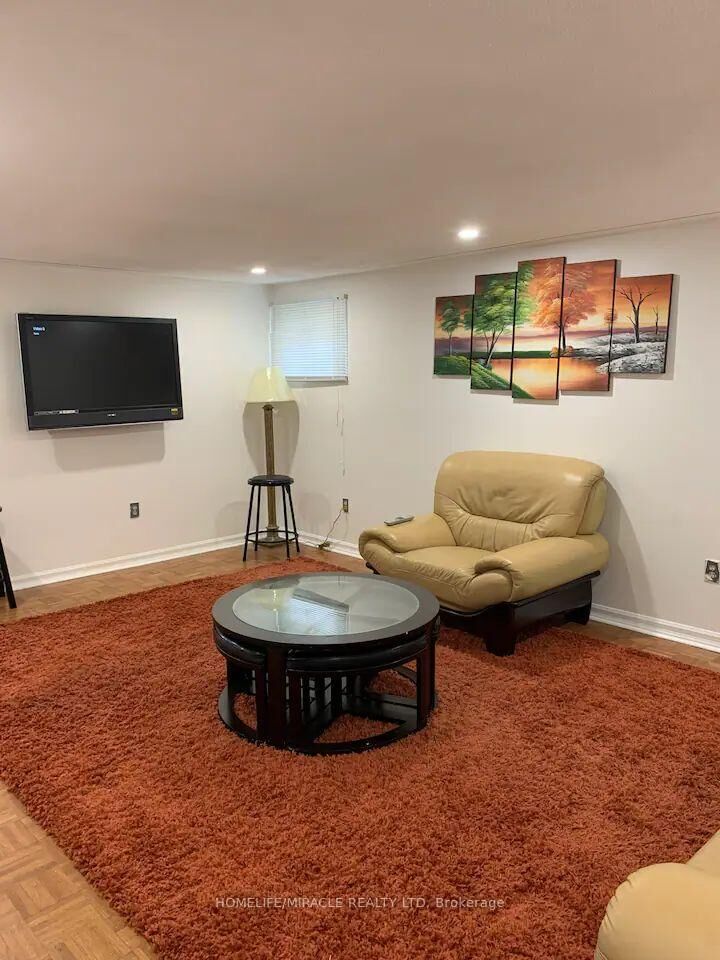 Property Photo:  3485 Oakglade Crescent B  ON L5C 1X4 