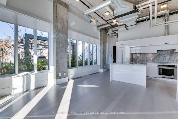 Property Photo: 50 McCaul Street Gph17 ON M5T 1V9