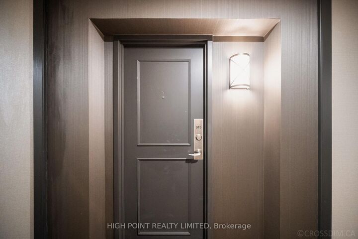 Property Photo:  11 Townsgate Drive 915  ON L4J 8G4 