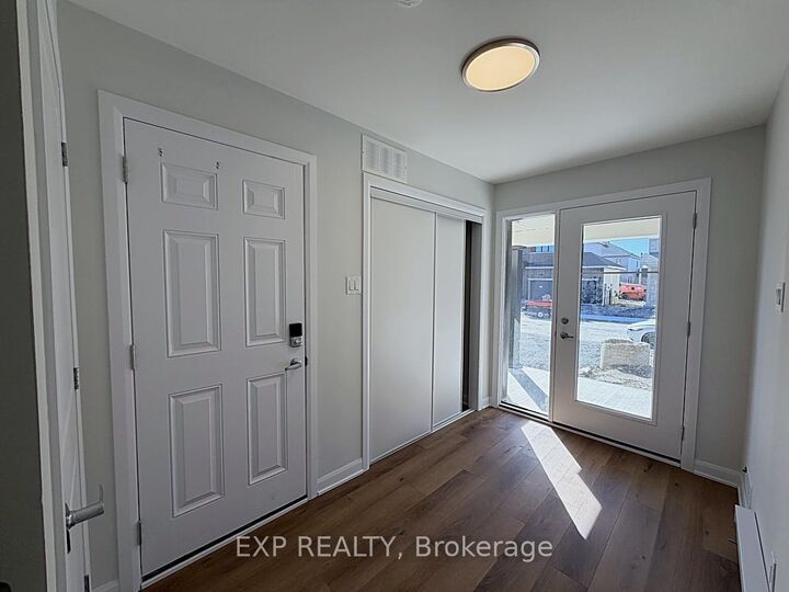 Property Photo:  633 Moonglade Crescent  ON K2J 7N2 