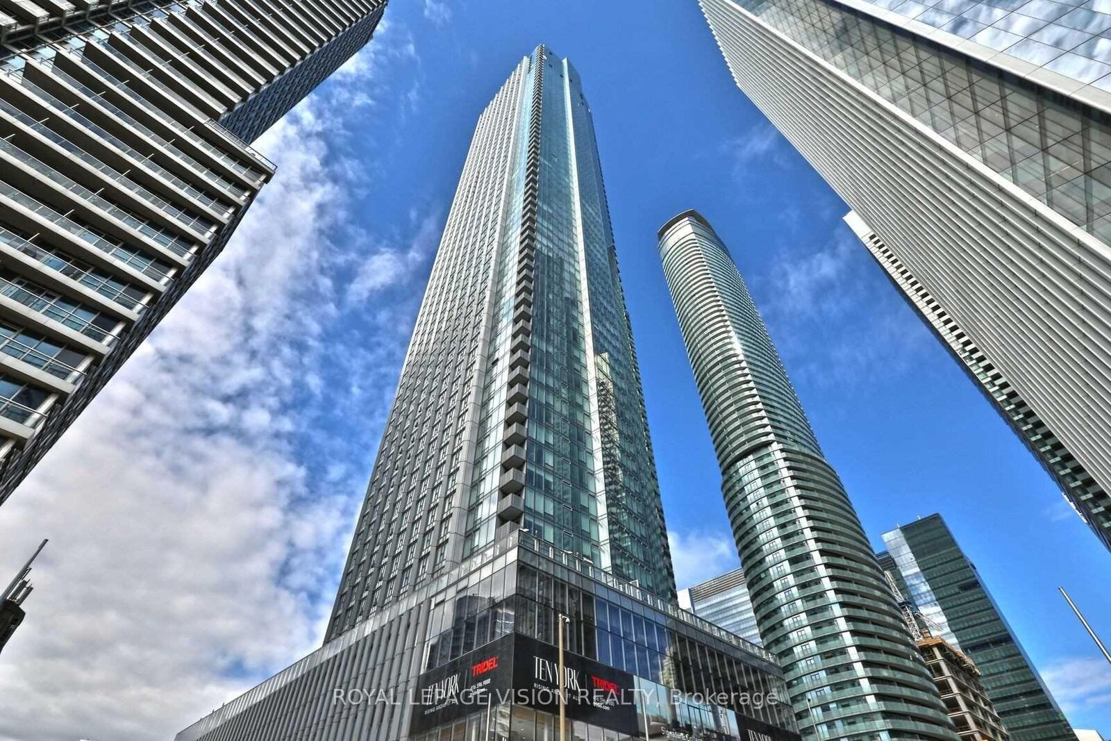 Property Photo: 10 York Street 5713 ON M5J 2Z2
