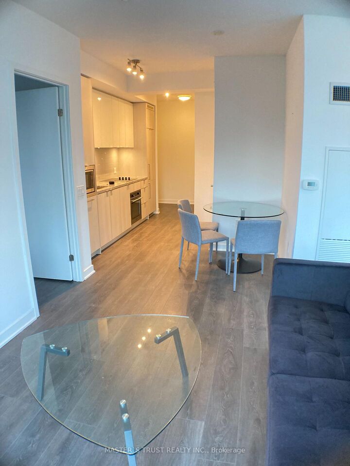 Property Photo:  125 Blue Jays Way 4208  ON M5V 0N5 