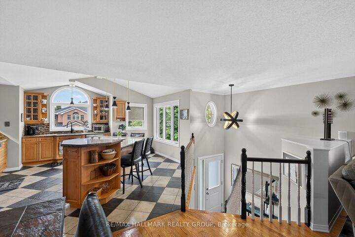 Property Photo:  139 Castle Glen Crescent  ON K2L 4G9 