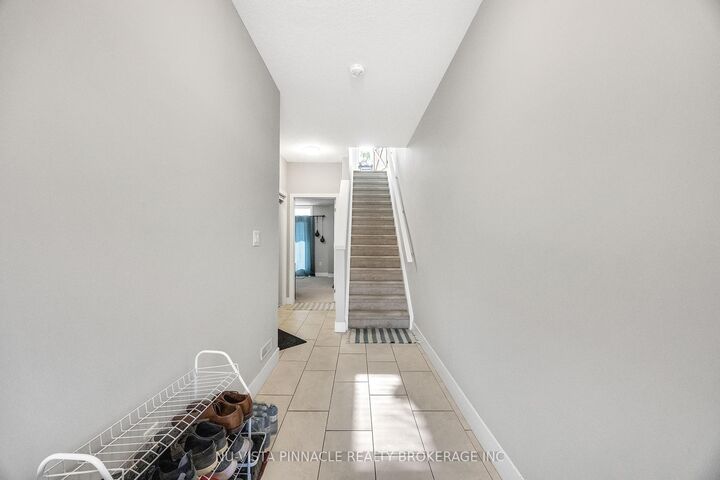 Property Photo:  177 Edgevalley Road 158  ON N5V 0C5 