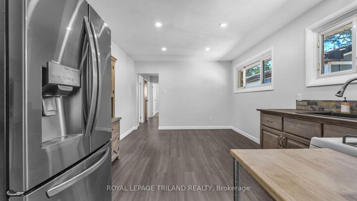 Property Photo:  93 Manitoulin Drive  ON N5W 1M5 