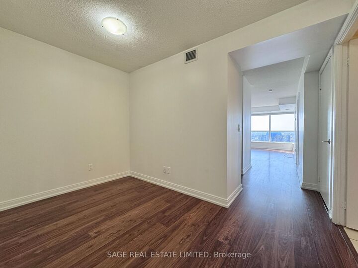 Property Photo:  181 Village Green Square 2415  ON M1S 0K6 
