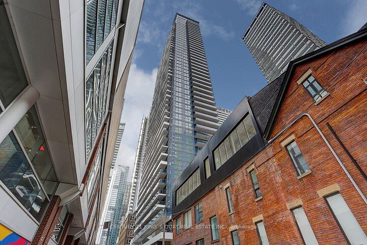 Property Photo:  38 Widmer Street 1511  ON M5V 0P7 