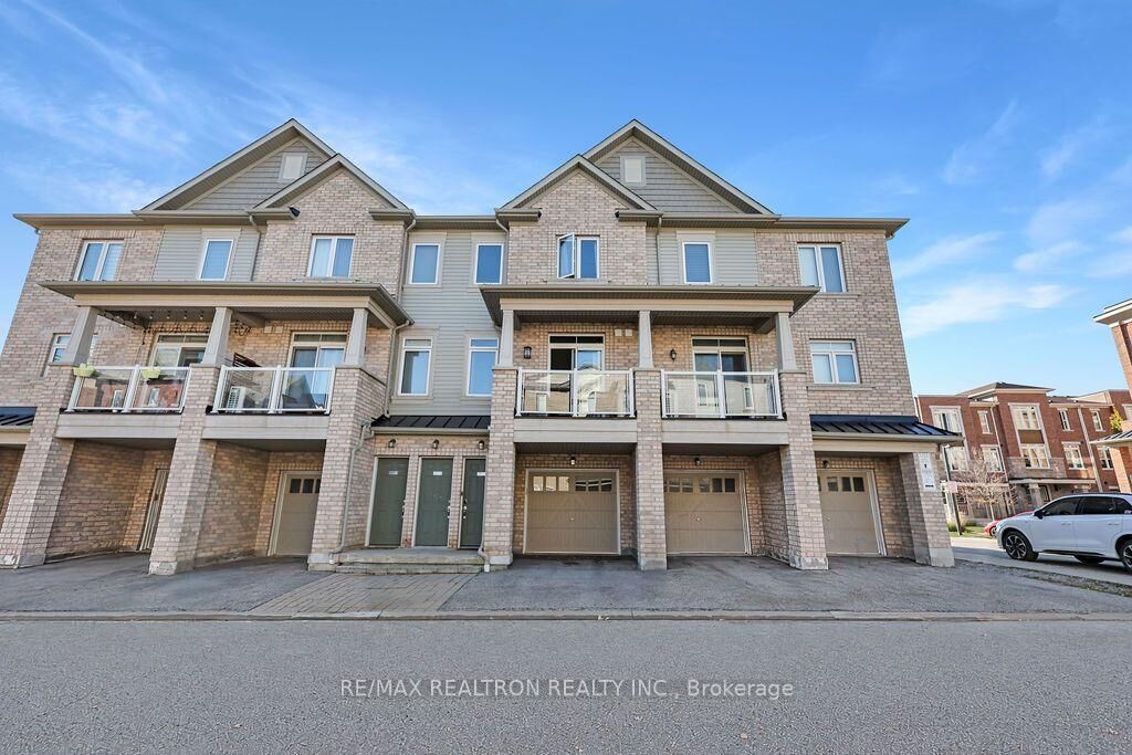 Property Photo: 1725 Adirondack Chase 108 ON L1X 0E5