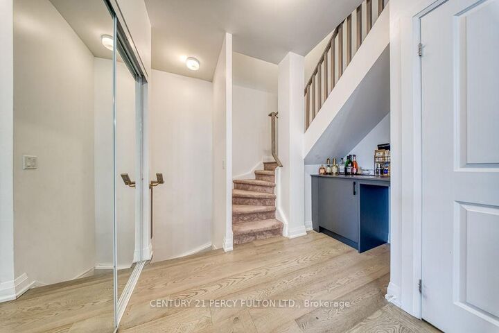 Property Photo:  5289 Highway 7 N/A D-803  ON L4L 0J1 