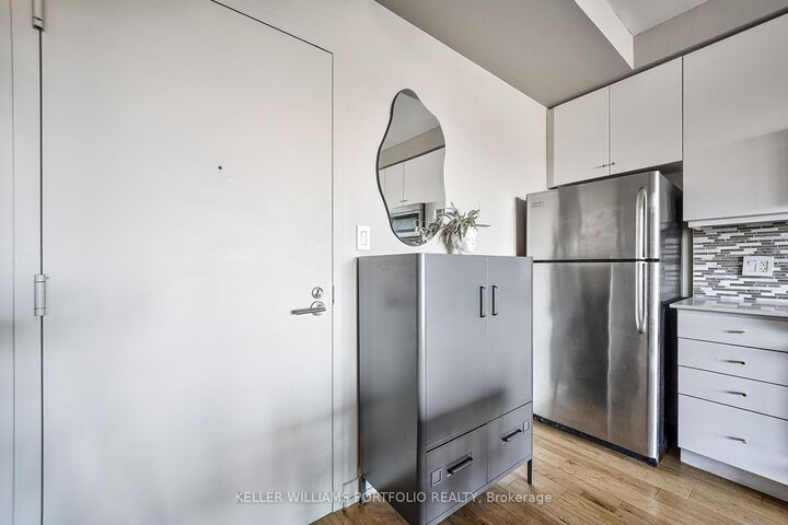 Property Photo: 1169 Queen Street W N507 ON M6J 0A4