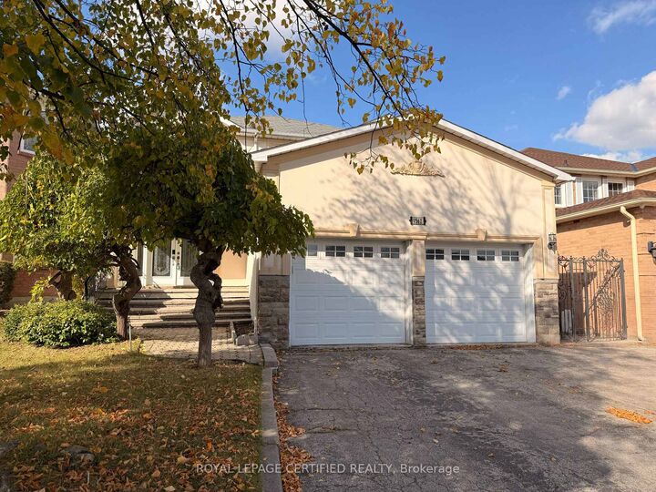 Property Photo: 1561 Wintergrove Gardens ON L5M 3Z9