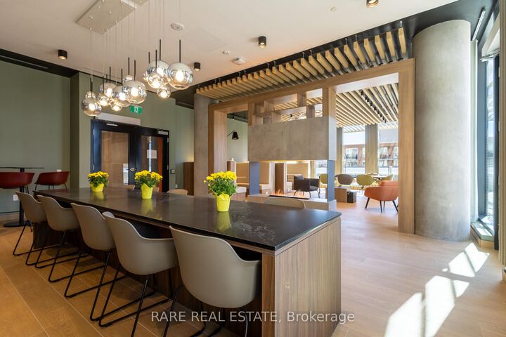 Property Photo:  235 Ballioll Street 801  ON M4S 1C7 