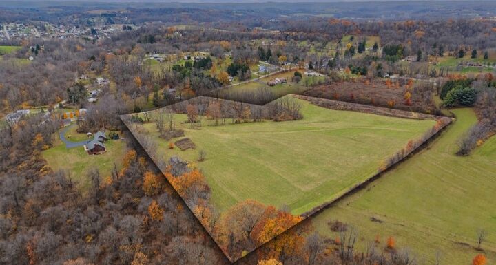 Property Photo:  33 Orchard Dr  PA 15637 