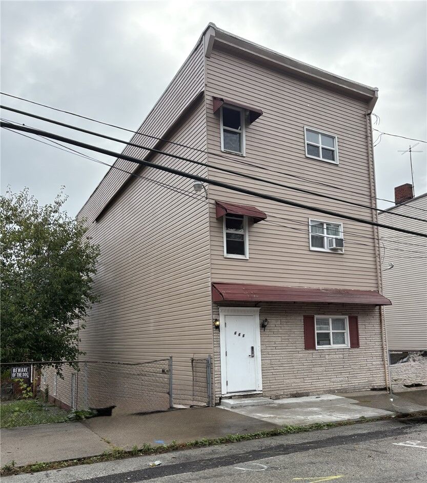 Property Photo:  666 Thompson Ave  PA 15033 