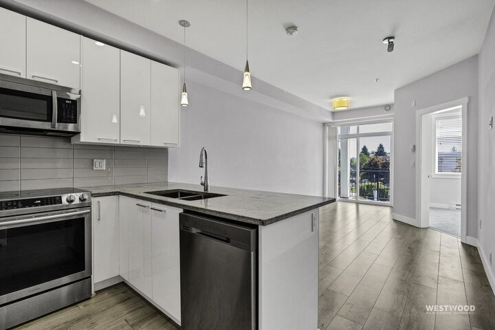 Property Photo: 20696 Eastleigh Crescent 210 BC V3A 0M3