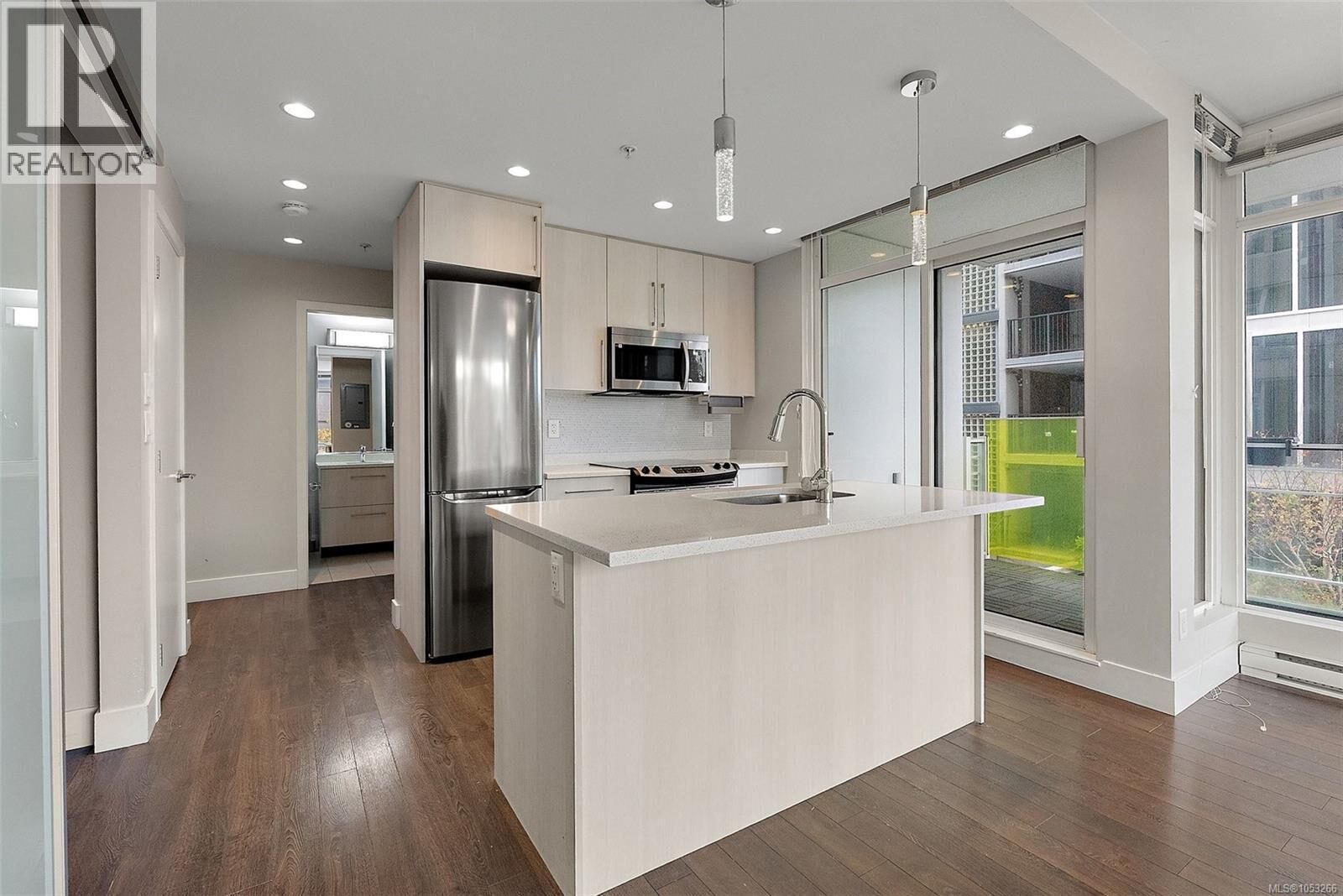 Property Photo:  1090 Johnson Street 409  BC V8V 0B3 