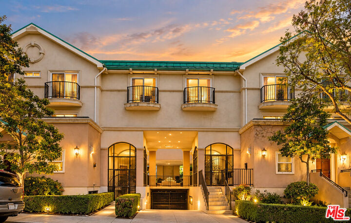 Property Photo: 1010 N Curson Ave, Unit 109 CA 90046