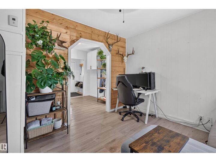 Property Photo: 5017 45 Av AB T0C 0V0