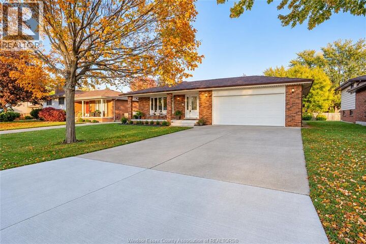 Property Photo:  386 Woodridge Drive  ON N8N 3A8 