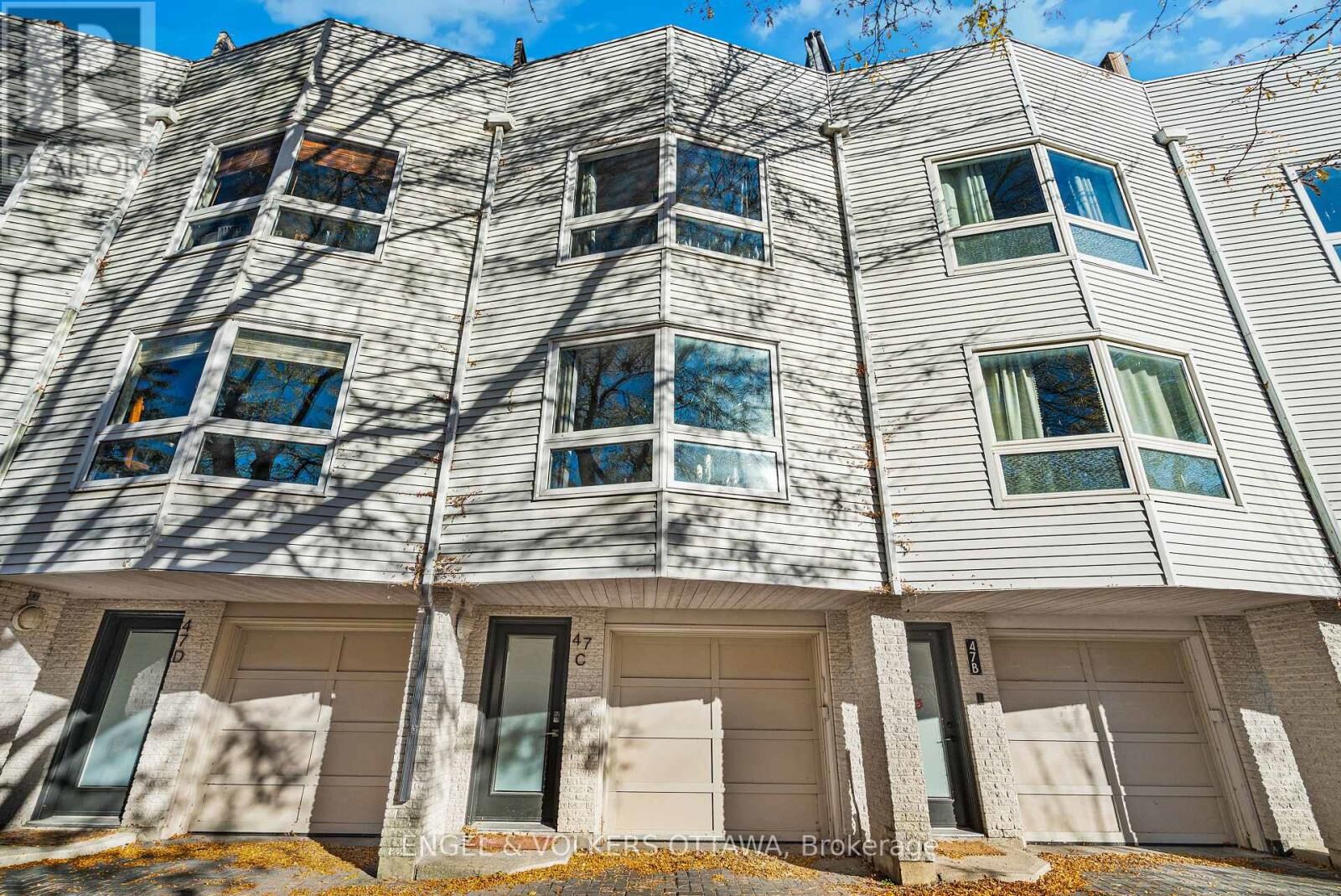 Property Photo: 47 Ontario Street C ON K1K 1L1