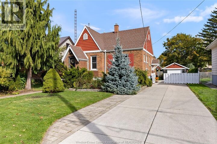 Property Photo:  131 Delaware Avenue  ON N7L 2W3 