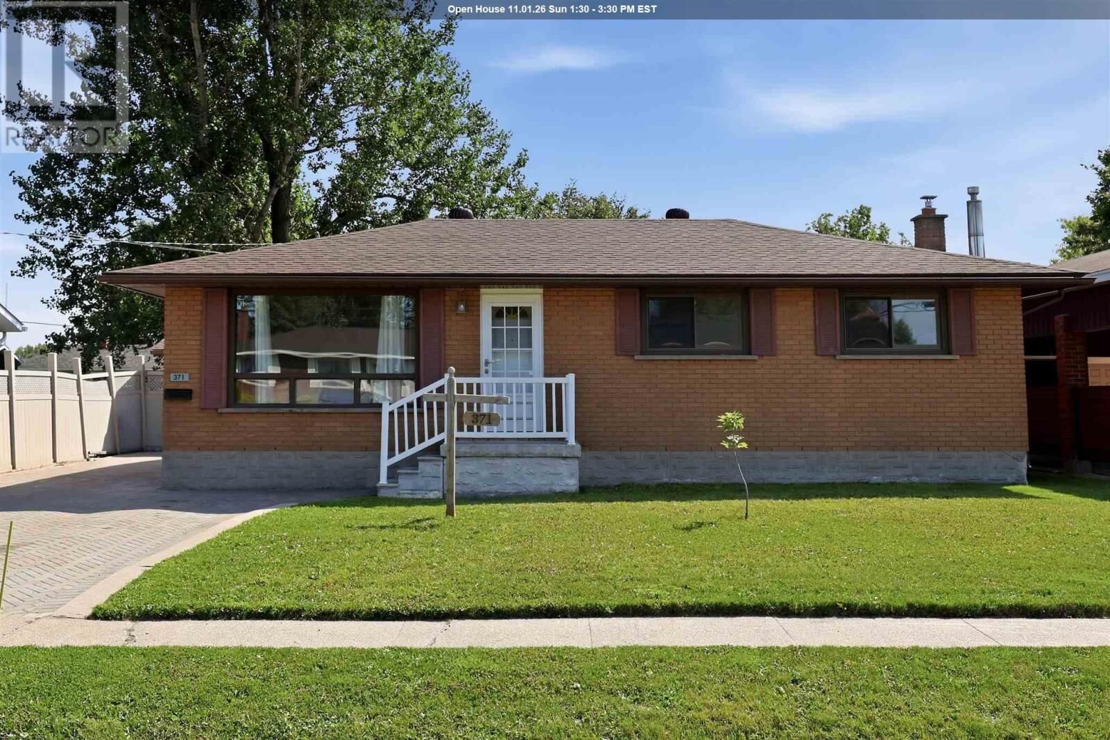 Property Photo:  371 Doncaster Rd  ON P6C 2V1 