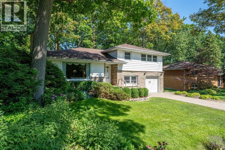 Property Photo:  1732 Rutherglen Close  ON N7S 3R9 