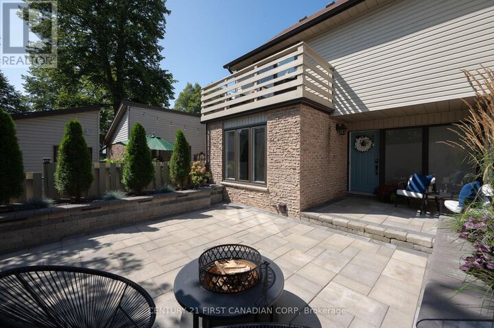 Property Photo:  47 Brixham Road  ON N6K 1P5 
