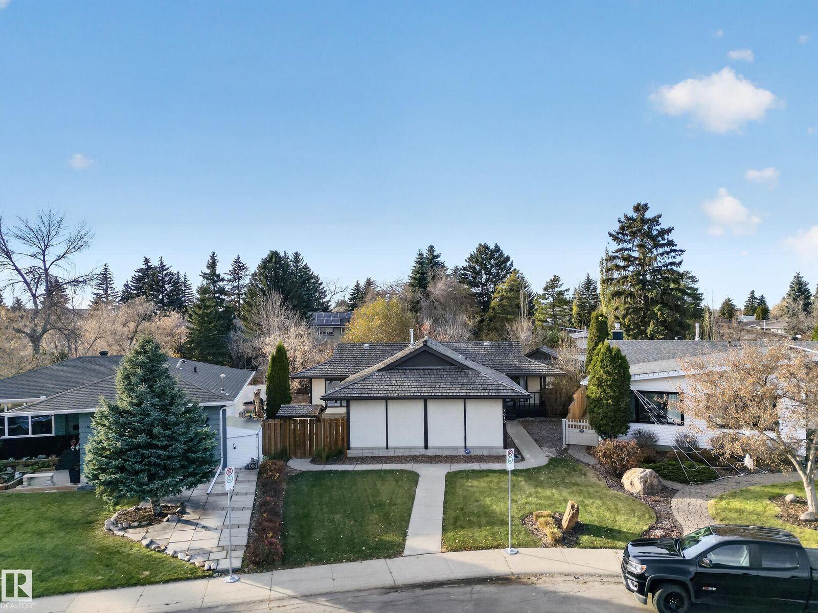 Property Photo:  3616 117 Street NW  AB T6J 1S3 