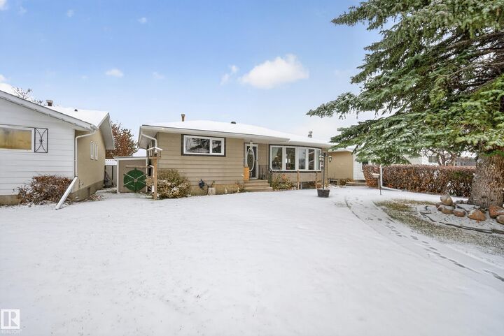 Property Photo: 19 Belleville Avenue AB T7X 1J6