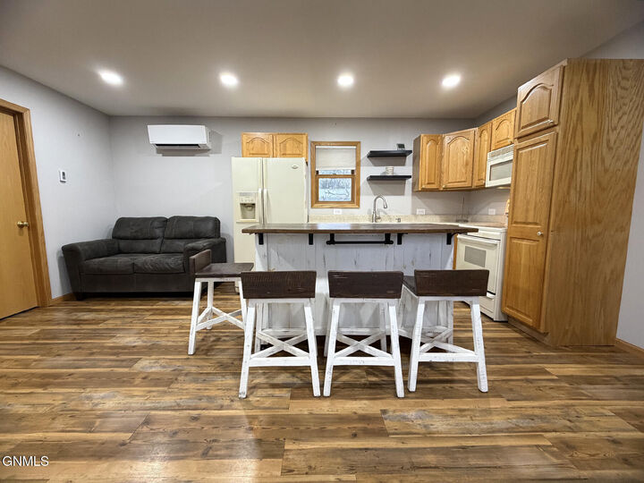 Property Photo: 605 3rd Street ND 58466