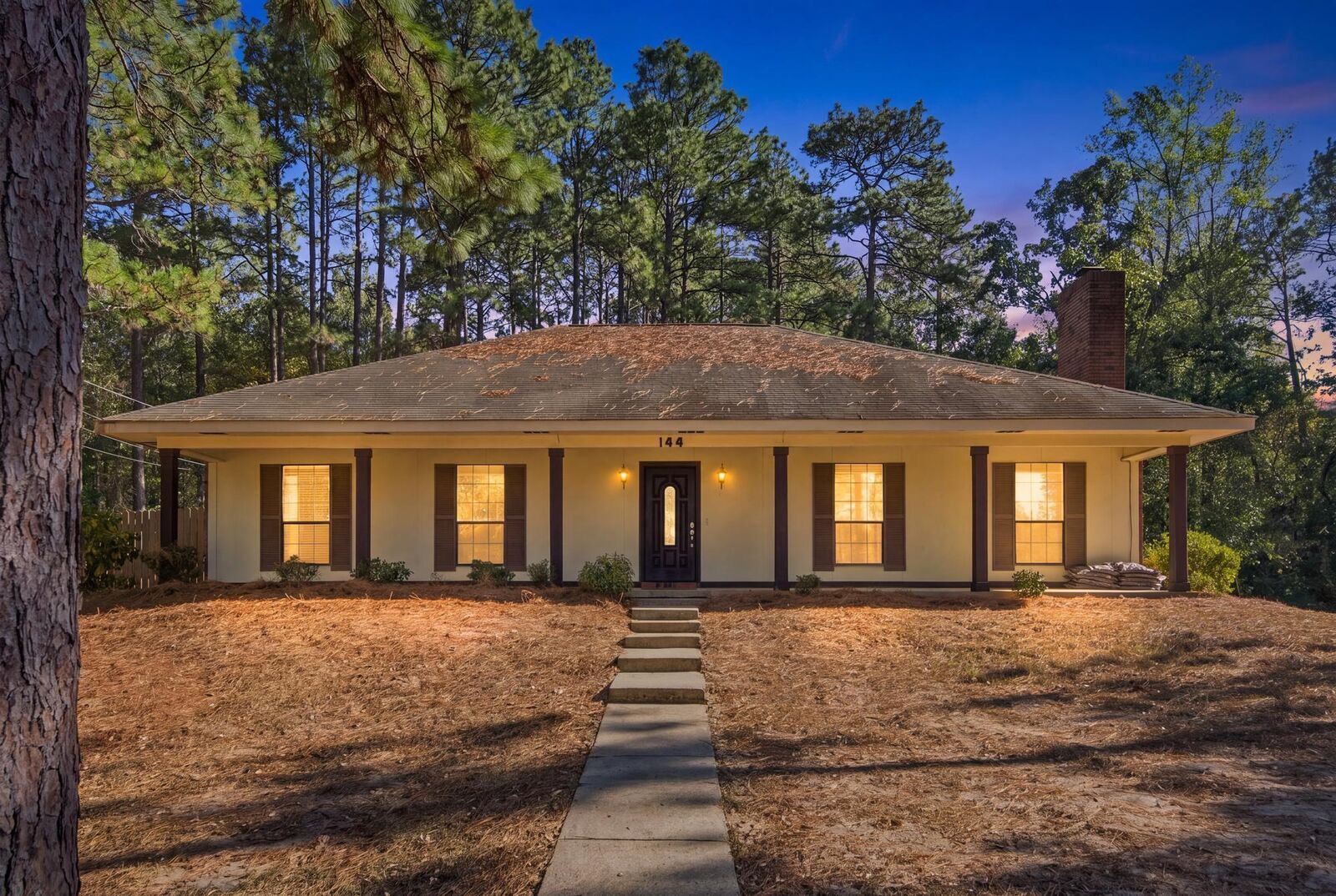 Property Photo:  144 E Lakeside Dr.  MS 39402 