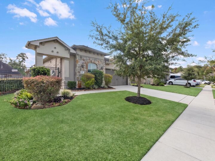 Property Photo: 5035 Robin Park Court TX 77365