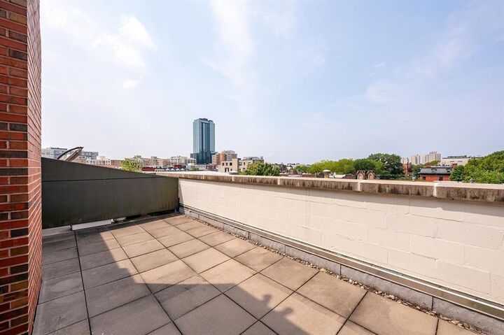Property Photo:  222 Montgomery St 5H  NJ 07302 