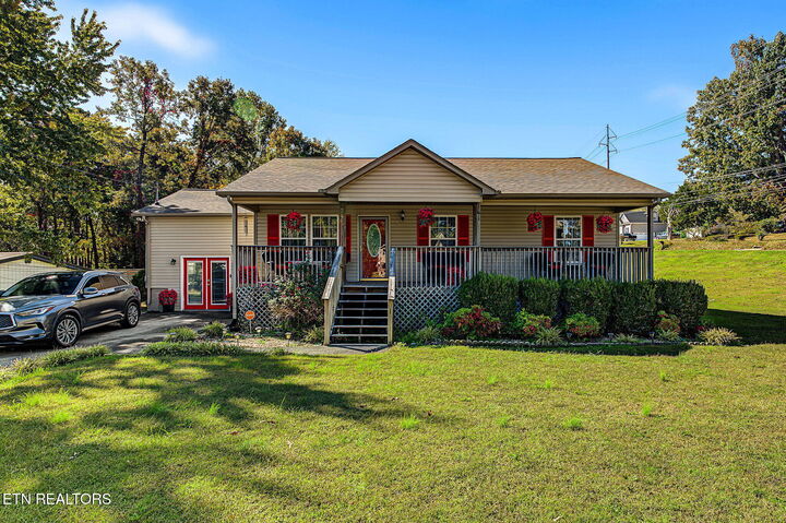 Property Photo: 2815 Glenpark Rd TN 37921