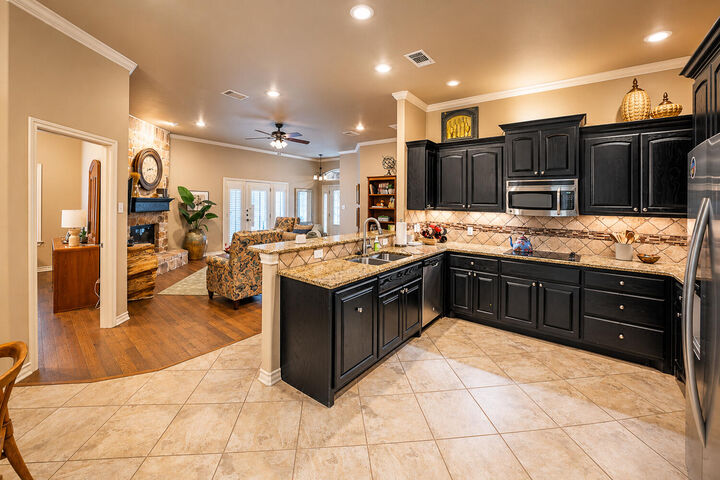 Property Photo: 4402 108th Street Unit 10 TX 79424