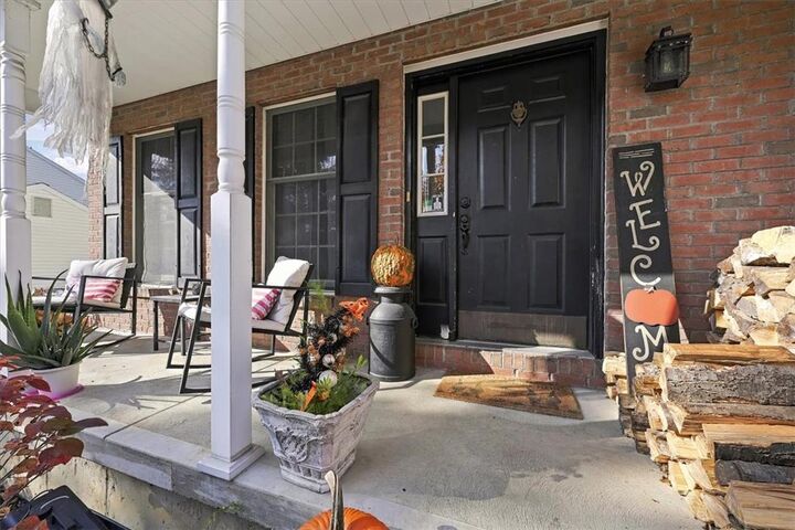 Property Photo:  2468 Blue Jay Drive  PA 18064 